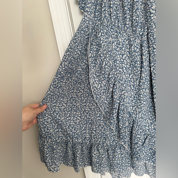 Blue and White Floral Ruffled Dress with removable belt - Picture 5 of 6